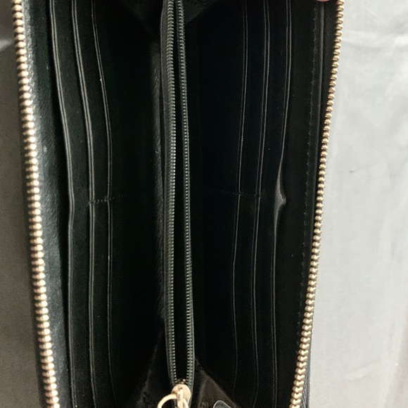 Michael Kors wallet - Picture 3 of 10